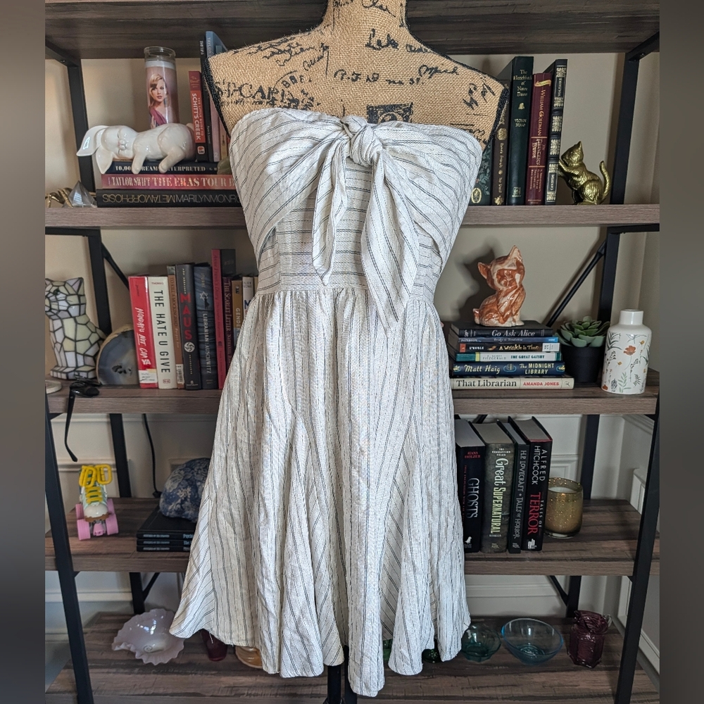Chic Strapless White Dress